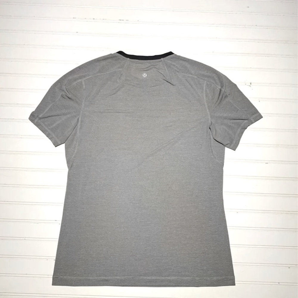 Men’s Lululemon T shirt